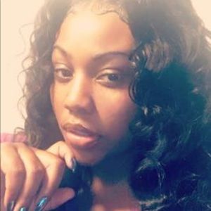 Meet your Posher, Halima